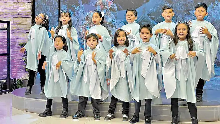 Un grupo de ni&ntilde;os que es parte de la Coral Infantil de Cochabamba./ CORAL INFANTIL