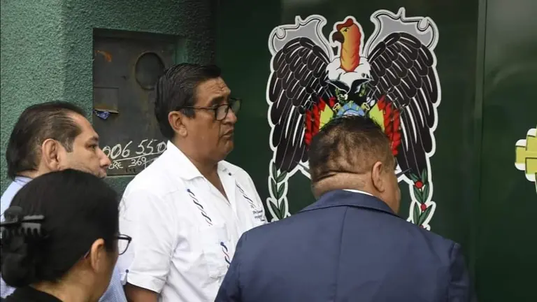 El vicerrector de la Uagrm, Reinerio Vargas, en predios del Departamento Especializado de Lucha Contra la Corrupci&oacute;n. APG
