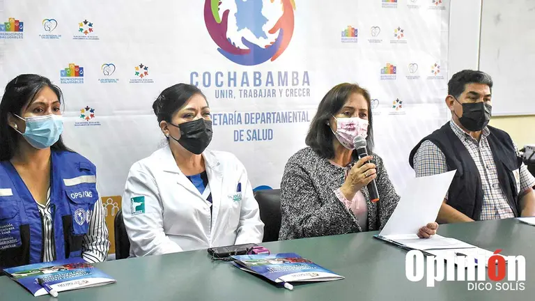Autoridades de Salud en la presentaci&oacute;n de la Iniciativa Hearts, ayer en el hospital Viedma./ DICO SOL&Iacute;S