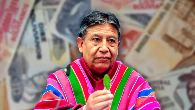El vicepresidente del Estado David Choquehuanca. Al fondo, una pila de billetes de bolivianos. COMPOSICI&Oacute;N OPINI&Oacute;N