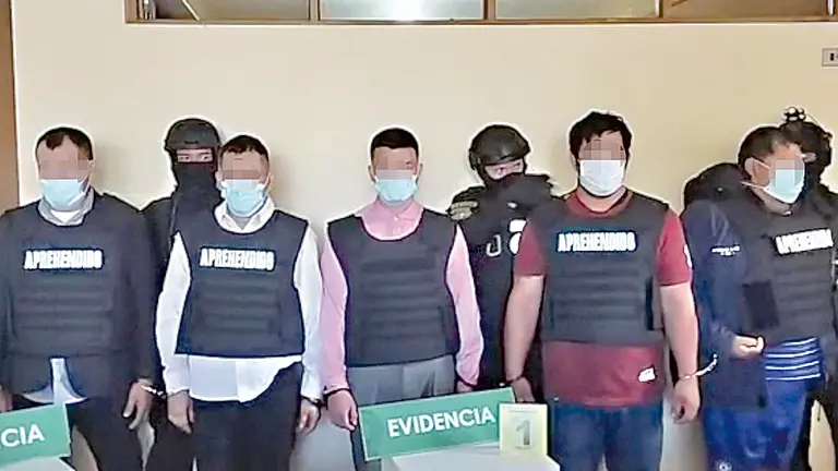 Polic&iacute;a captura a banda de estafadores./ OPINI&Oacute;N