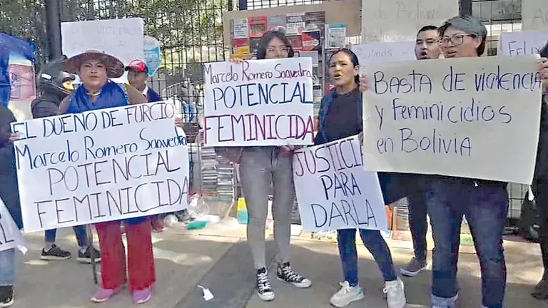 Exigen justicia para Darla, primera v&iacute;ctima de feminicidio en Chuquisaca./ FACEBOOK ENCUENTRO RADIO