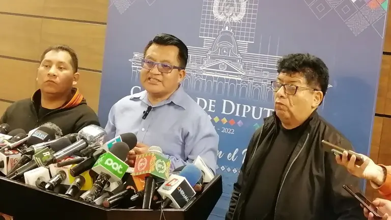 Diputados evistas, en conferencia de prensa. ERBOL