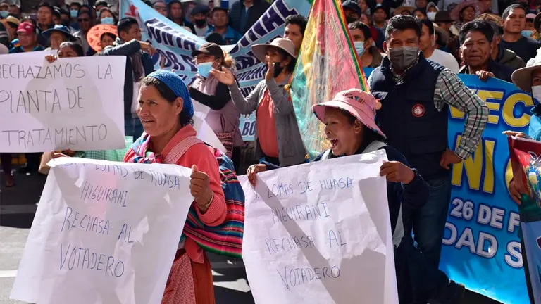 Vecinos de Sivingani protestan contra el supuesto "traslado del botadero" a esta zona./NO&Eacute; PORTUGAL