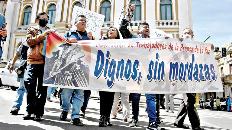 Periodistas protestan en La Paz en contra de un art&iacute;culo denominado "mordaza"./ EFE/ARCHIVO