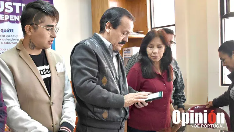 Los juristas independientes en Cochabamba, este 26 de abril./ NO&Eacute; PORTUGAL