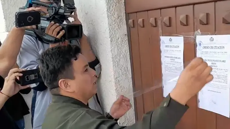 Le dejan la notificaci&oacute;n a la joven de 18 a&ntilde;os que recibi&oacute; un cr&eacute;dito millonario por parte de Fassil. ERBOL