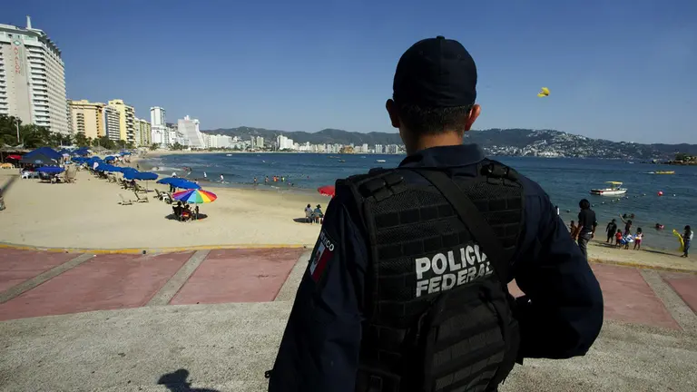 Fotograf&iacute;a referencial de un polic&iacute;a en Acapulco./ EFE