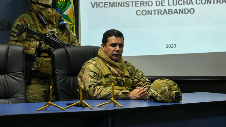 En conferencia de prensa mostraron los artefactos denominados Miguelitos./ CORTES&Iacute;A