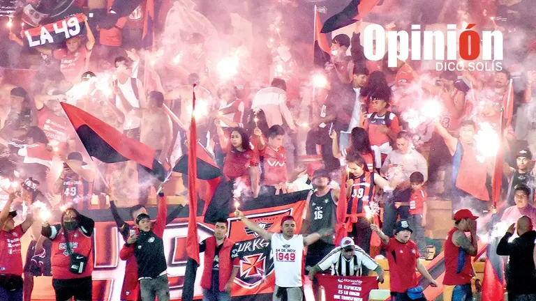 Una imagen de la hinchada de Wilster en la curva Sur del Capriles, durante un match./ DICO SOL&Iacute;S