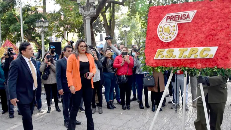 Actividades de reconocimiento a trabajadores de la prensa por el Día del Periodista en la plaza 14 de Septiembre./ NOÉ PORTUGAL