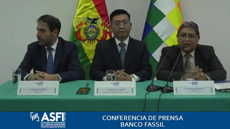 Momento de la conferencia de prensa de ASFI./ CAPTURA DE VIDEO