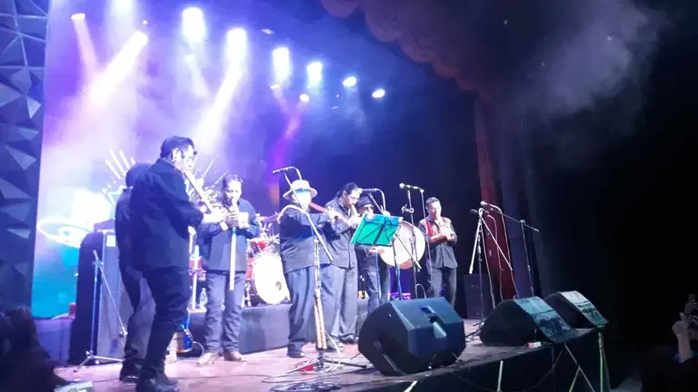 Wara se presenta en Cochabamba en el centro cultural More Humor. OPINI&Oacute;N