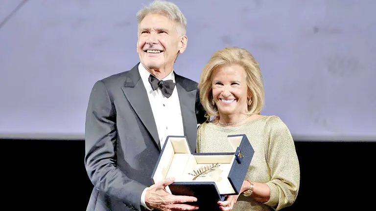 Una Palma de Oro es entregada a la leyenda de Hollywood Harrison Ford./ EFE