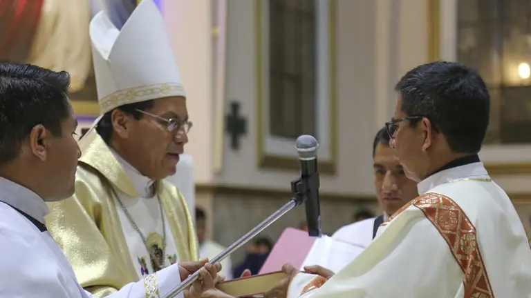 El monse&ntilde;or Sald&iacute;as en una pasada homil&iacute;a./ DI&Oacute;CESIS DE TARIJA