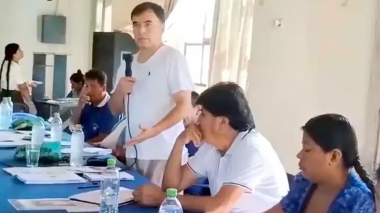 El exministro Quintana junto a Morales en un evento en el Trópico./ CAPTURA RKC