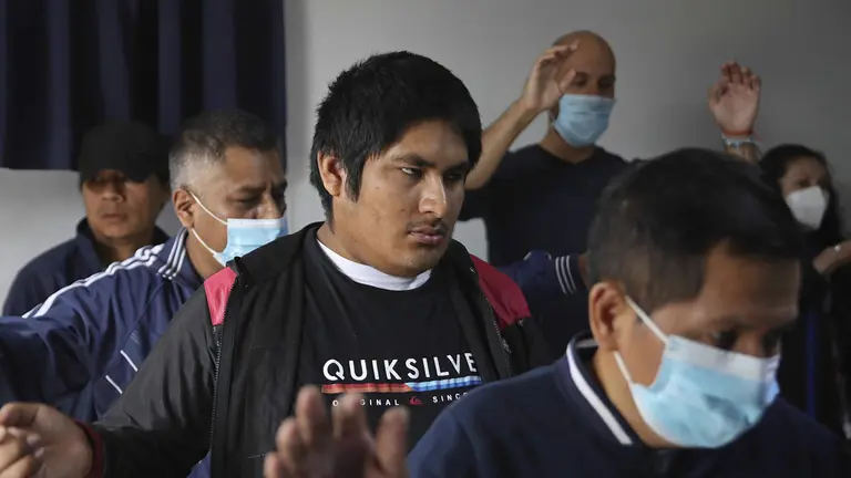 Pacientes asisten a terapia en el Centro de Salud Mental Comunitario San Gabriel Alto, el 11 de mayo 2023, en Lima (Per&uacute;)./ EFE