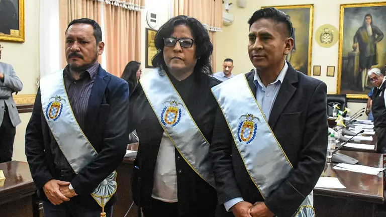 Los concejales Diego Murillo, Marcela Vidaurre y Joel Flores./ DICO SOL&Iacute;S