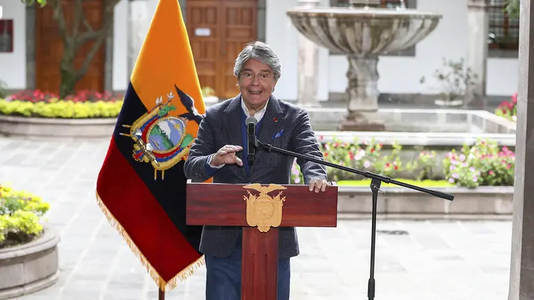 El presidente de Ecuador, Guillermo Lasso, habla durante una rueda de prensa hoy, en el Palacio de Gobierno, en Quito (Ecuador)./ EFE