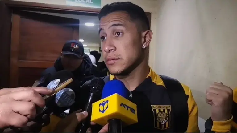 Michael Ortega hablando con la prensa luego del partido ante Wilstermann. La Red Deportiva de Bolivia.