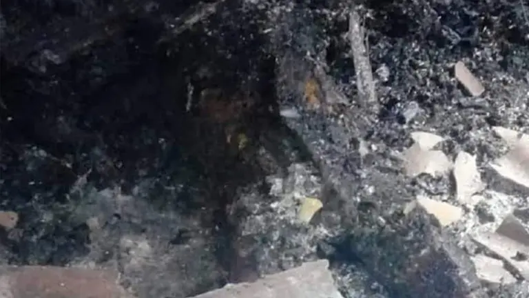 Hombre encontrado carbonizado en un patio en Pail&oacute;n. RRSS.