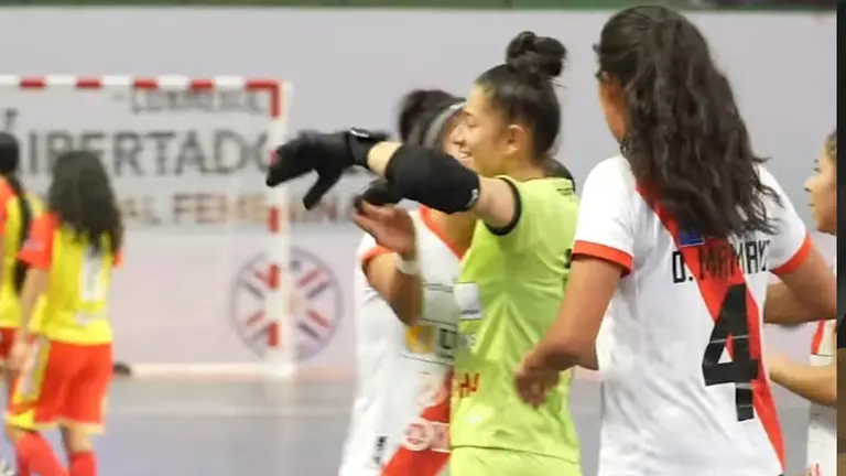 Jugadoras de Always Ready celebran un gol en la Copa Libertadores femenina de futsal./   CONMEBOL