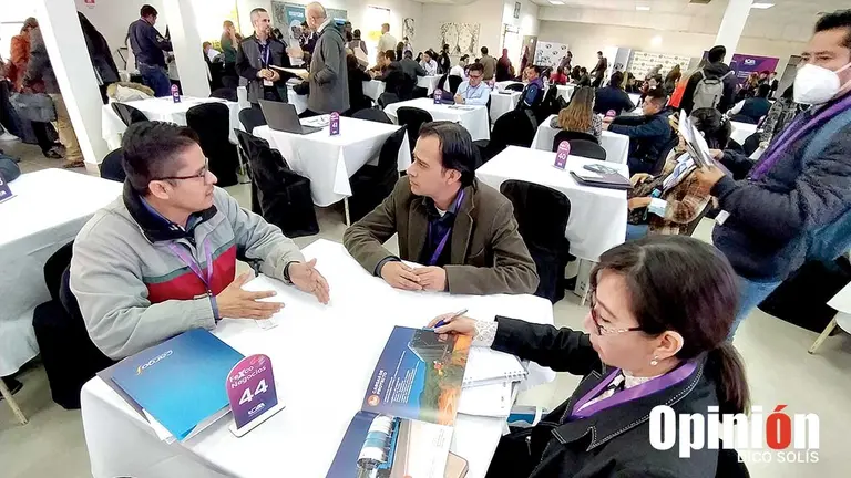 Los encuentros entre empresarios durante la Rueda de Negocios, este 14 de junio./ DICO SOL&Iacute;S