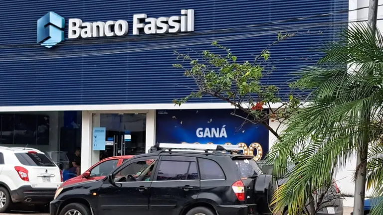Oficinas de Banco Fassil en el departamento de Santa Cruz./ TOMADA DE ABI