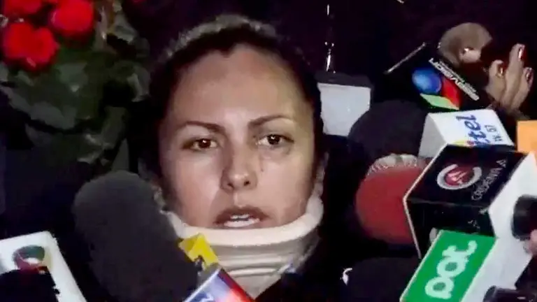 La asamble&iacute;sta del MAS, Muriel Cruz, tras salir del centro médico en la capital cruceña./ ERBOL