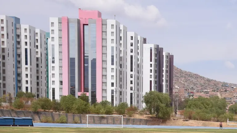 Los bloques de la Villa Suramericana./ DICO SOL&Iacute;S