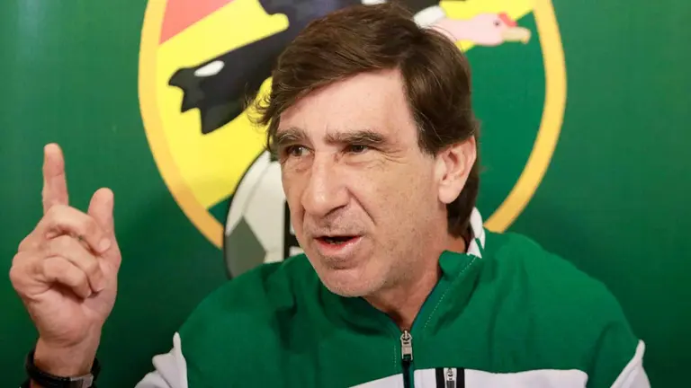 El director técnico de la selección boliviana de fútbol, Gustavo Costas./ EFE