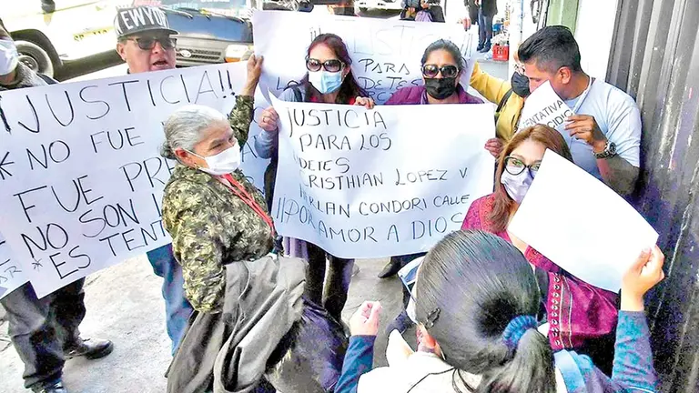 Familiares de los cadetes heridos piden justicia./ APG