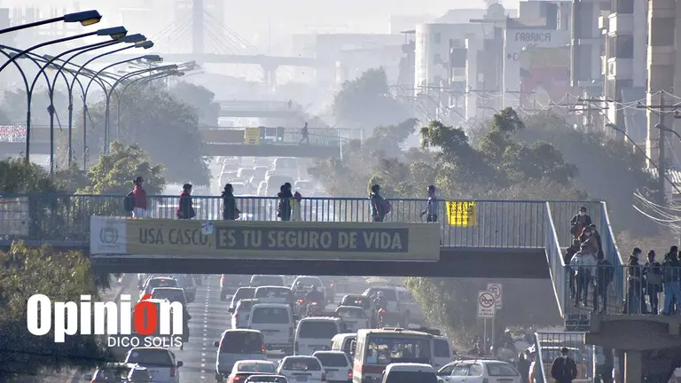 La contaminaci&oacute;n y el fr&iacute;o de Cochabamba / DICO SOL&Iacute;S