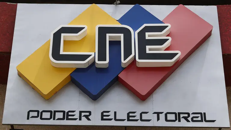 Fotograf&iacute;a de archivo que muestra la fachada del Consejo Nacional Electoral (CNE) de Venezuela , en Caracas (Venezuela)./ EFE
