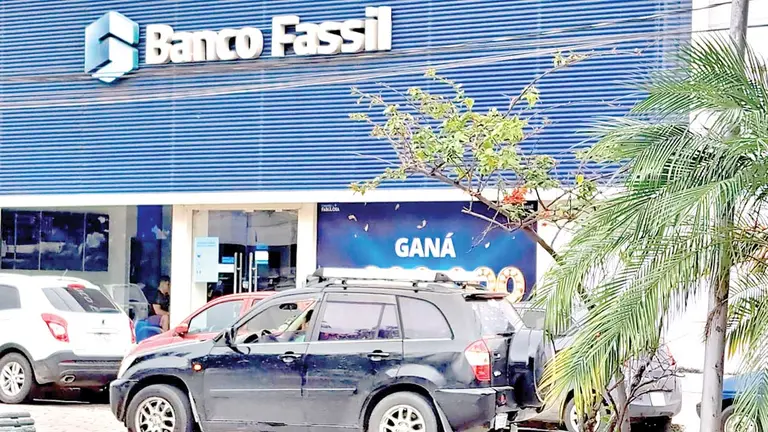 Una de las propiedades del ex Banco Fassil, en Santa Cruz./ ABI