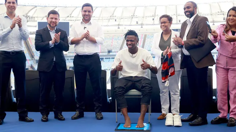 Fotografía cedida por la Gobernación del Estado de Río de Janeiro en la que se registró al futbolista brasileño de Real Madrid Vinícius Jr, en Río de Janeiro./ EFE