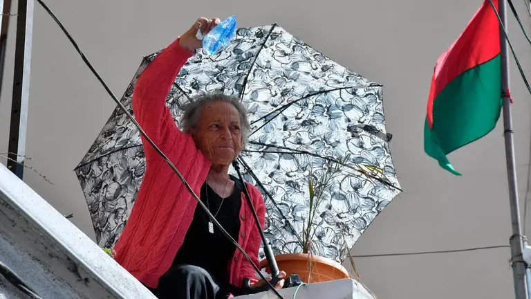 La activista luego de ingresar a los predios de la APDHB. APG