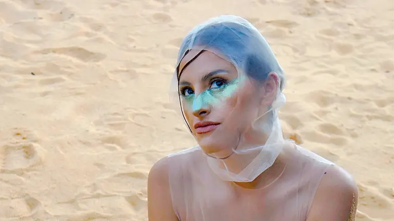 La artista potosina que radica en Francia, LiLi de la Luna. / CORTES&Iacute;A