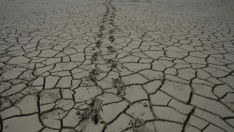 El informe tambi&eacute;n resalta los impactos que el cambio clim&aacute;tico tiene en las modificaciones del ciclo del agua, provocando periodos prolongados de sequ&iacute;as o lluvias extremas en determinadas zonas del pa&iacute;s. Fotograf&iacute;a de archivo./ EFE