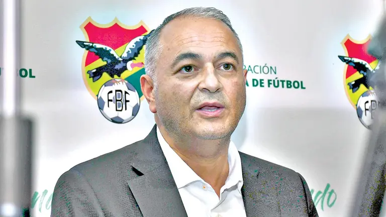 Fernando Costa, presidente de la FBF, en conferencia./ APG