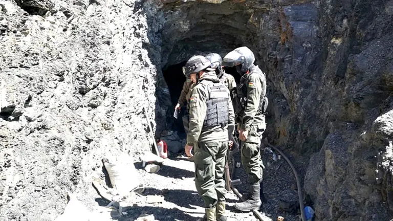 Intervenci&oacute;n de la AJAM junto a la Polic&iacute;a en Tapacar&iacute;, este 25 de julio./ AJAM
