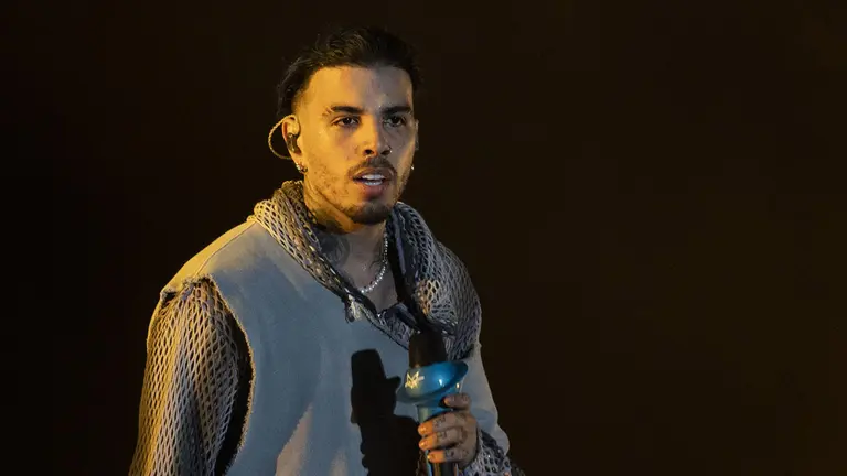 Fotograf&iacute;a de archivo en la que se registr&oacute; al cantante urbano puertorrique&ntilde;o Rauw Alejandro, durante una presentaci&oacute;n, en Santo Domingo (Rep&uacute;blica Dominicana)./ EFE