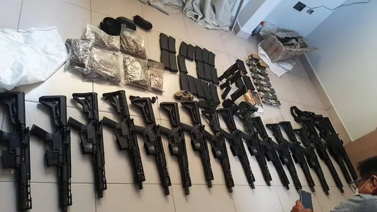 B&uacute;squeda de narco uruguayo lleva a 8 allanamientos y el secuestro de 31 veh&iacute;culos, 17 armas y municiones