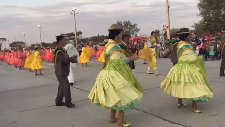 El baile de la morenada en la la entrada folkl&oacute;rica de la Virgen del Carmen./ CAPTURA EL DEBER