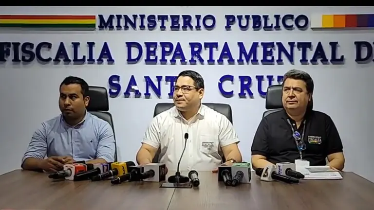 El fiscal departamental de Santa Cruz, Roger Mariaca, en conferencia de prensa. CAPTURA DE VIDEO