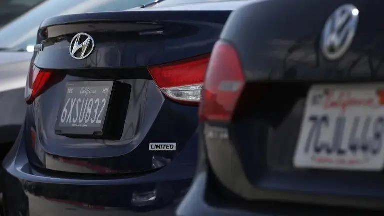 Imagen de referencia de una placa vehicular. REQUISITOS HOY