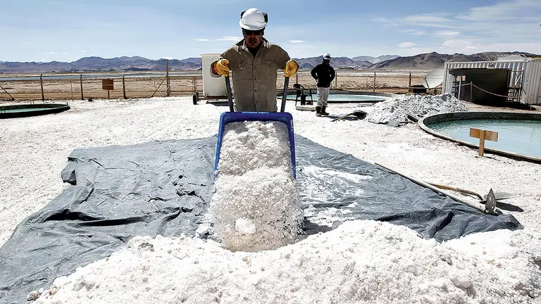 Extracción de litio en el salar de Uyuni./ VICEMINISTERIO DE COMUNICACIONES