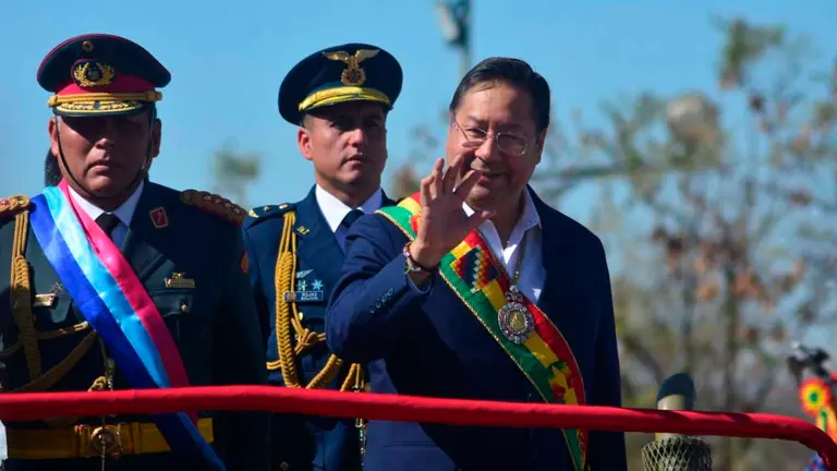 El presidente del Estado Luis Arce en la Parada Militar. APG