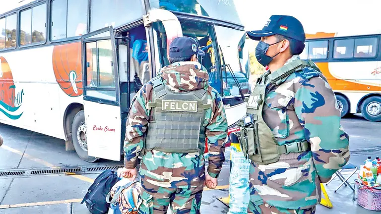 Polic&iacute;a realiza operativos en busca del narcotraficante uruguayo./ APG