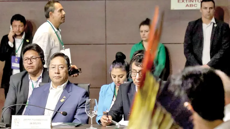 El presidente Luis Arce (i) en la Cumbre Amaz&oacute;nica./ ABI